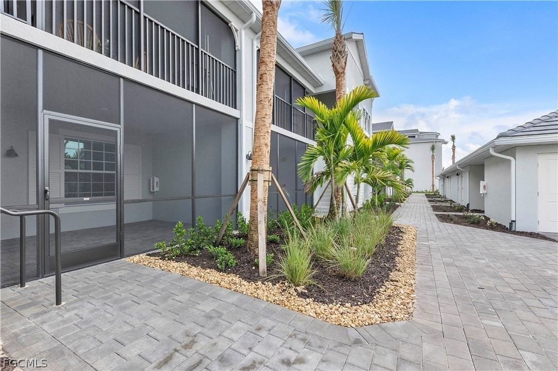 15265 Green Acres Ave Unit 214 - Photo 4 of 47