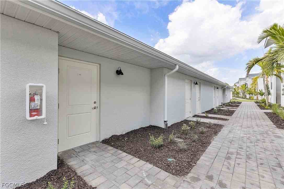 15265 Green Acres Ave Unit 214 - Photo 6 of 47