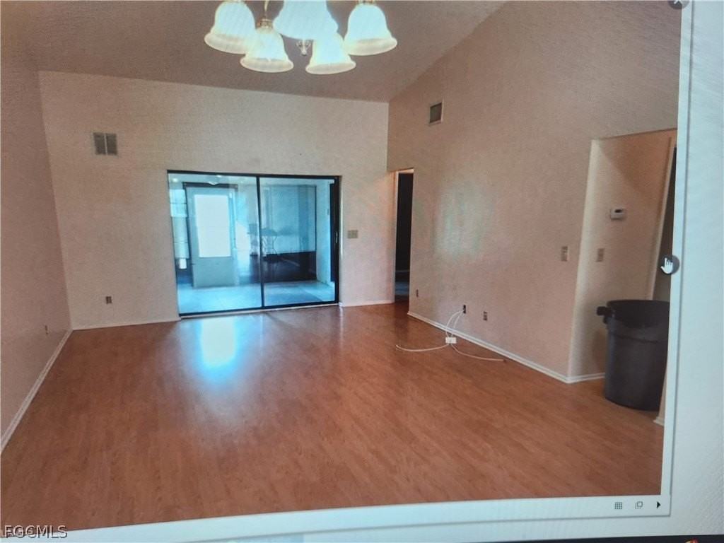 609 Se 8th St - Photo 3 of 4