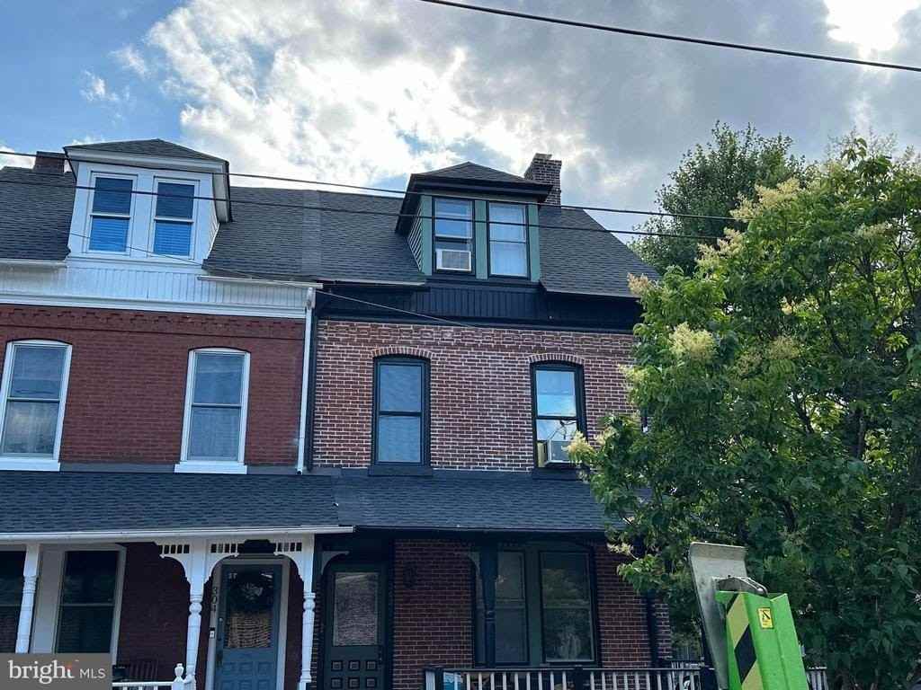 302 S Darlington St #2 - Photo 2 of 25