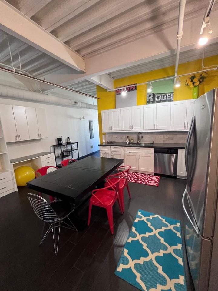 524 Central Ave Sw Unit 404 - Photo 3 of 11