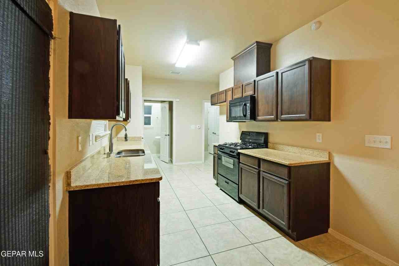 11103 Redstone Cove Dr - Photo 4 of 19