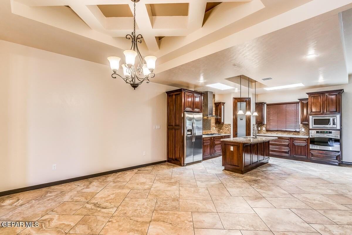 14213 Meadow Lk - Photo 4 of 29