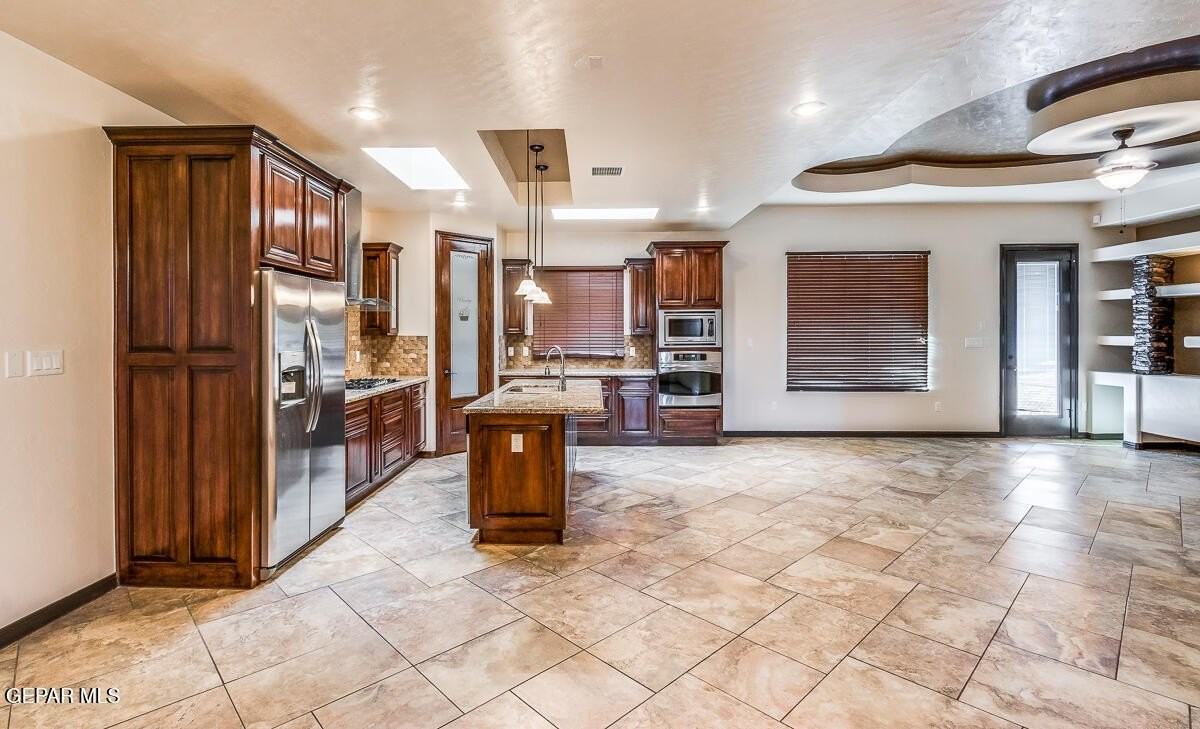 14213 Meadow Lk - Photo 5 of 29