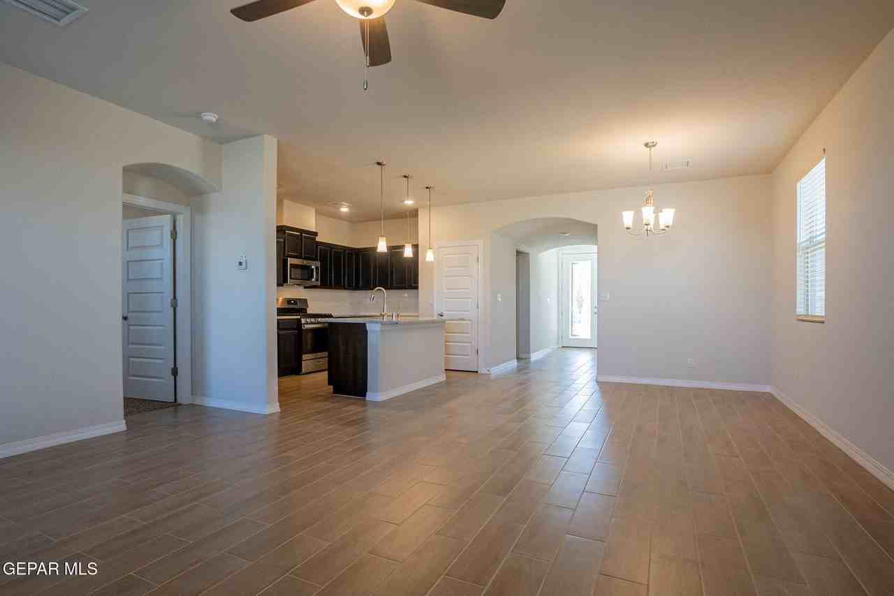 12249 Desert Sea Ct - Photo 4 of 20