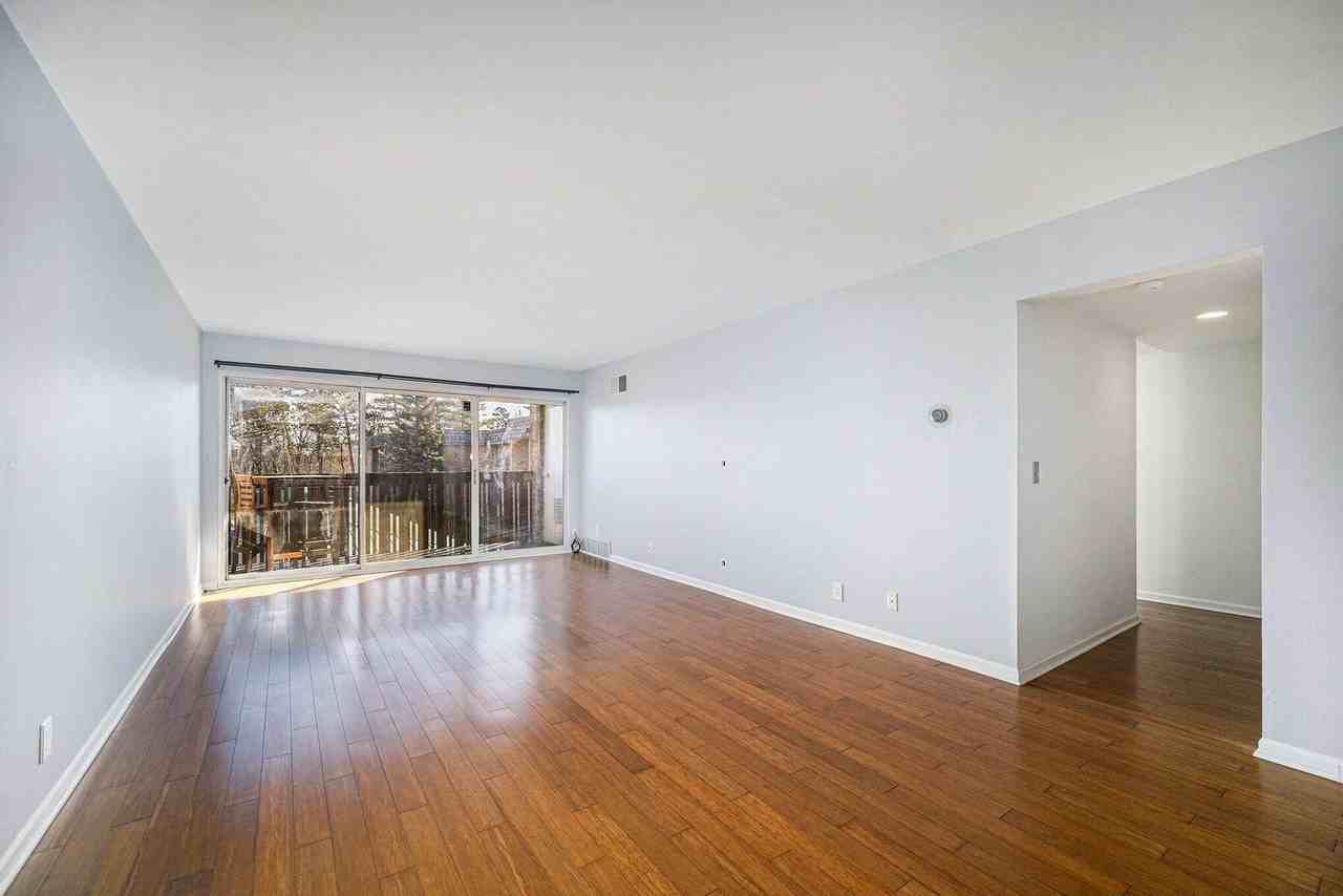 1325 S Maple Rd #201 - Photo 2 of 17