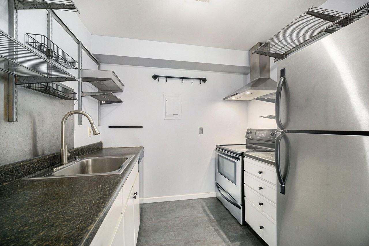 1325 S Maple Rd #201 - Photo 6 of 17