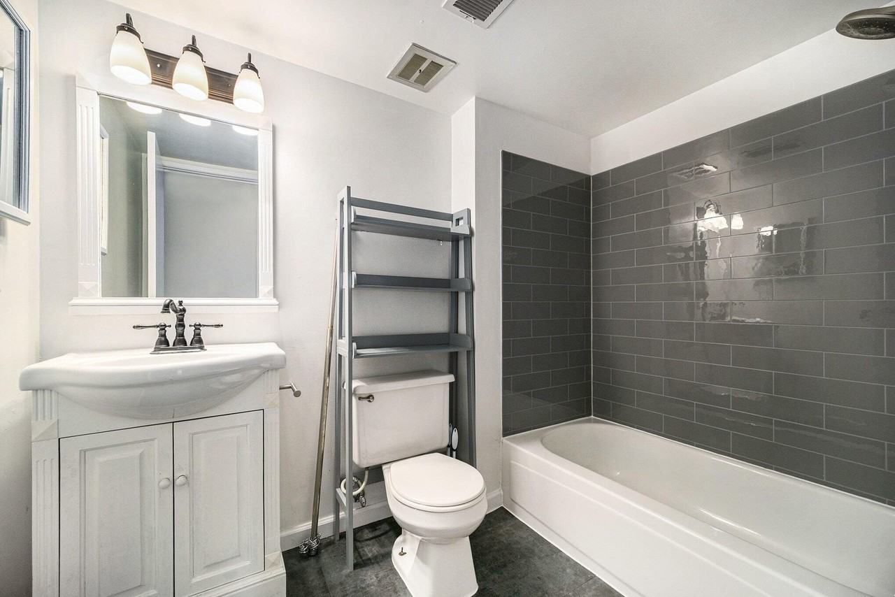 1325 S Maple Rd #201 - Photo 7 of 17