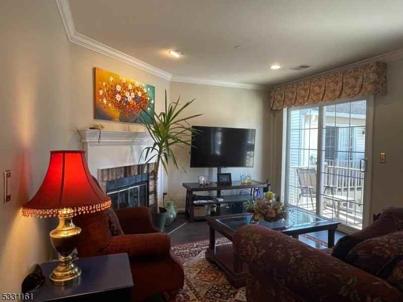 28 Commonwealth Dr - Photo 3 of 15