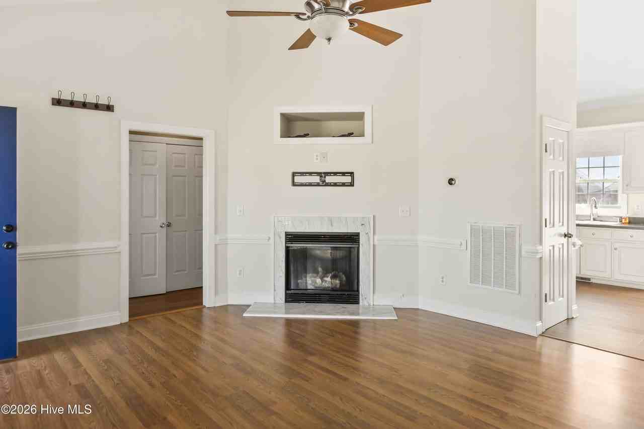 726 Addington Dr - Photo 3 of 27