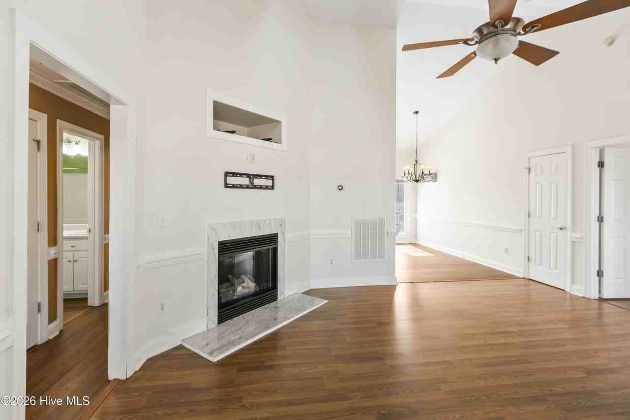 726 Addington Dr - Photo 5 of 27