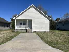 featured image of 212 Oak Grove Ave