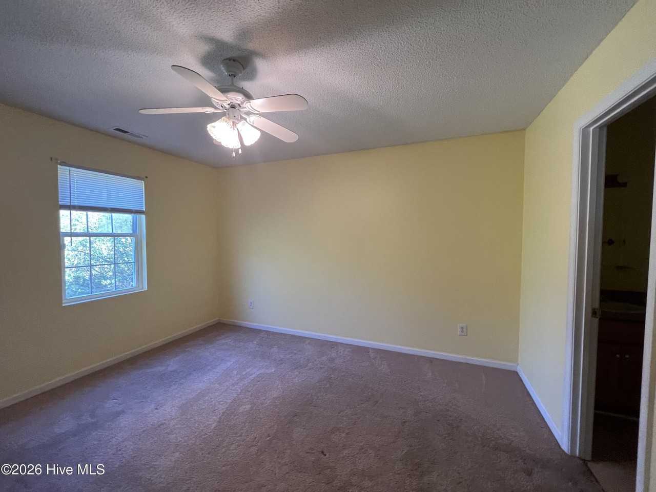 212 Oak Grove Ave - Photo 6 of 7