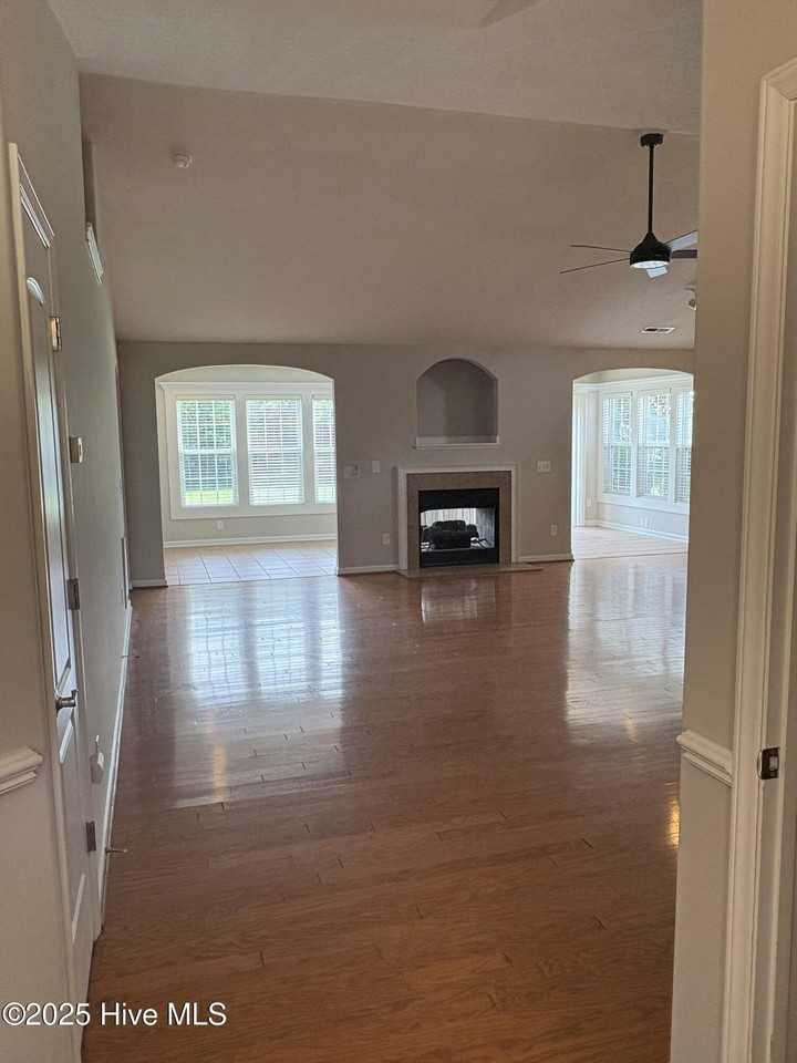 121 Mulberry Cir - Photo 6 of 26