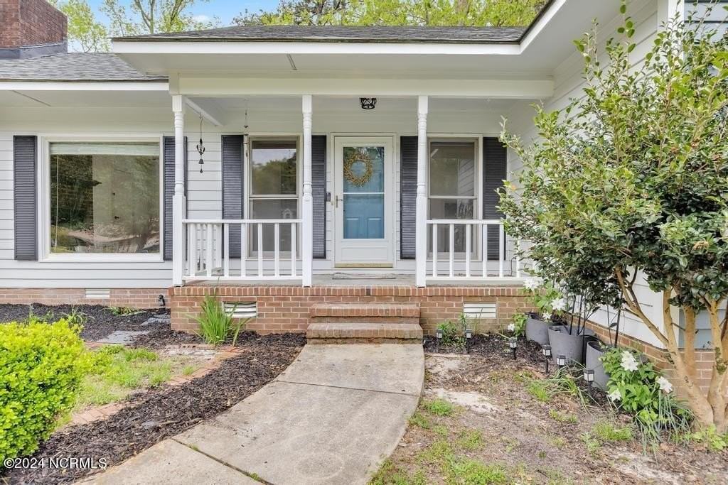 315 Southwest Dr - Photo 2 of 21