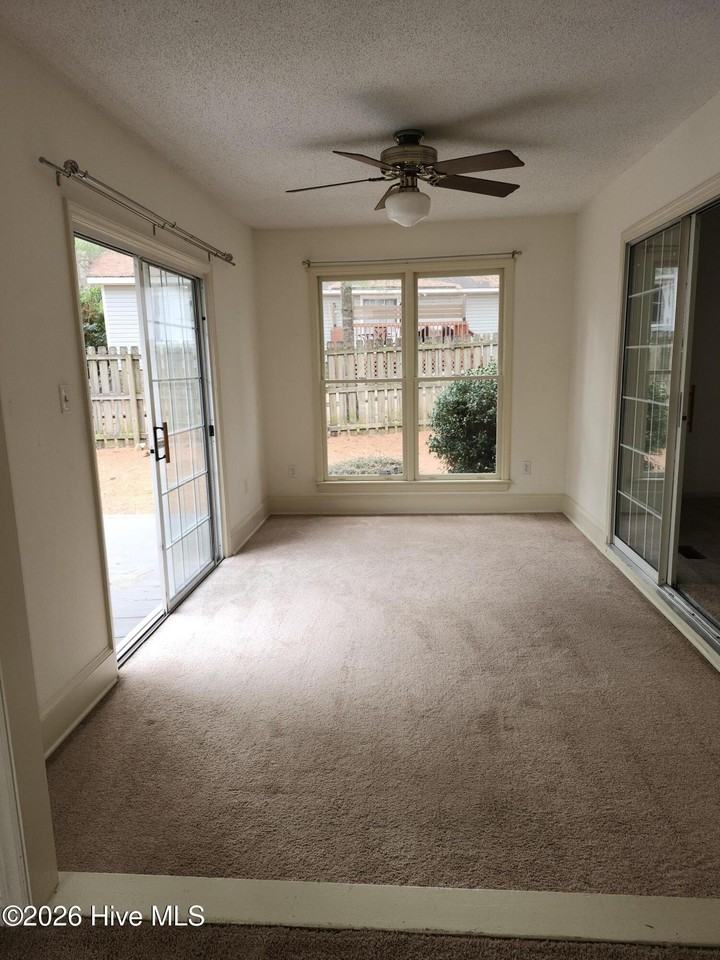 4 Taylor Pl - Photo 6 of 16