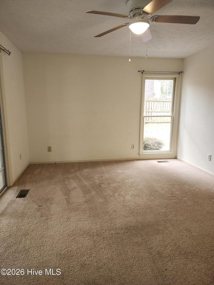 4 Taylor Pl - Photo 7 of 16