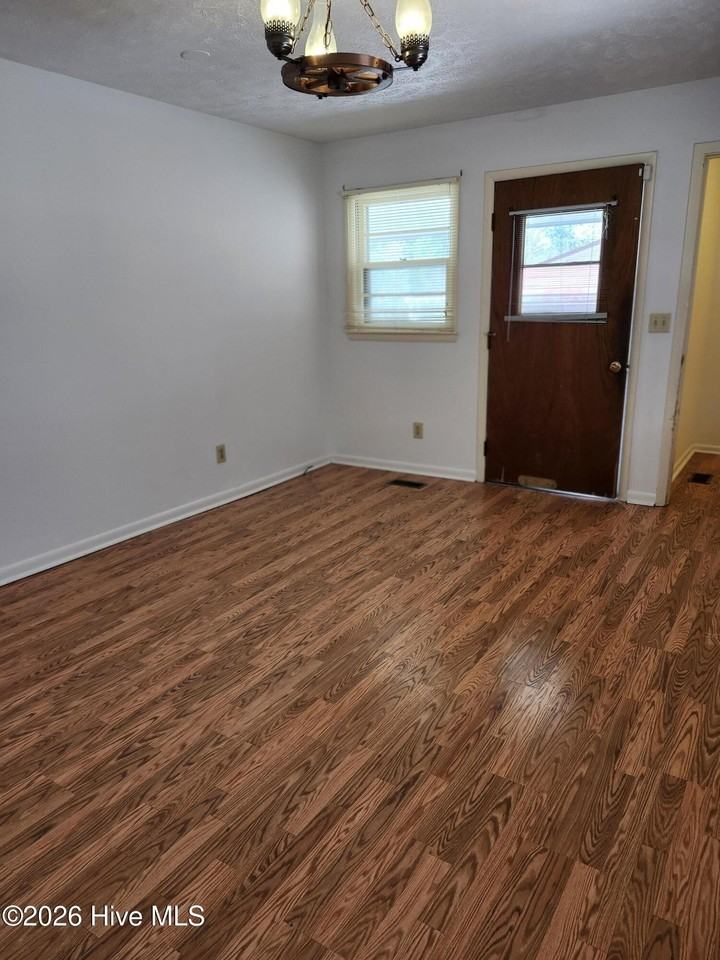 203 6th St - Photo 6 of 15