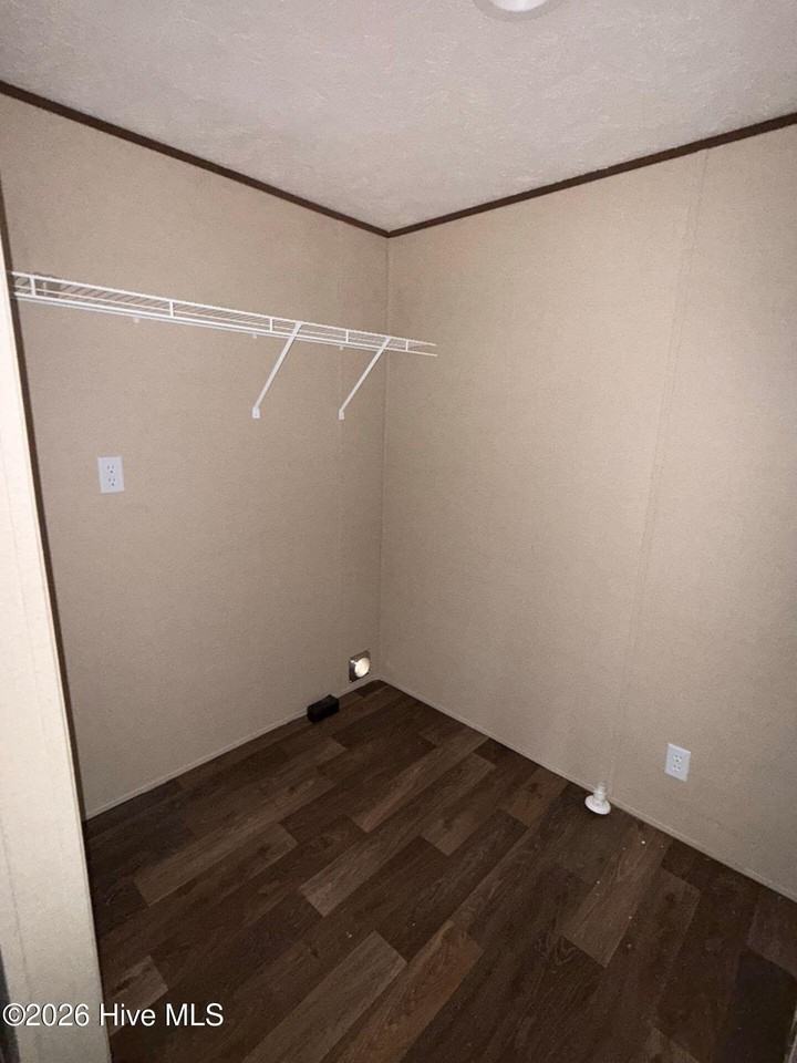 1207 12th St - Photo 6 of 8