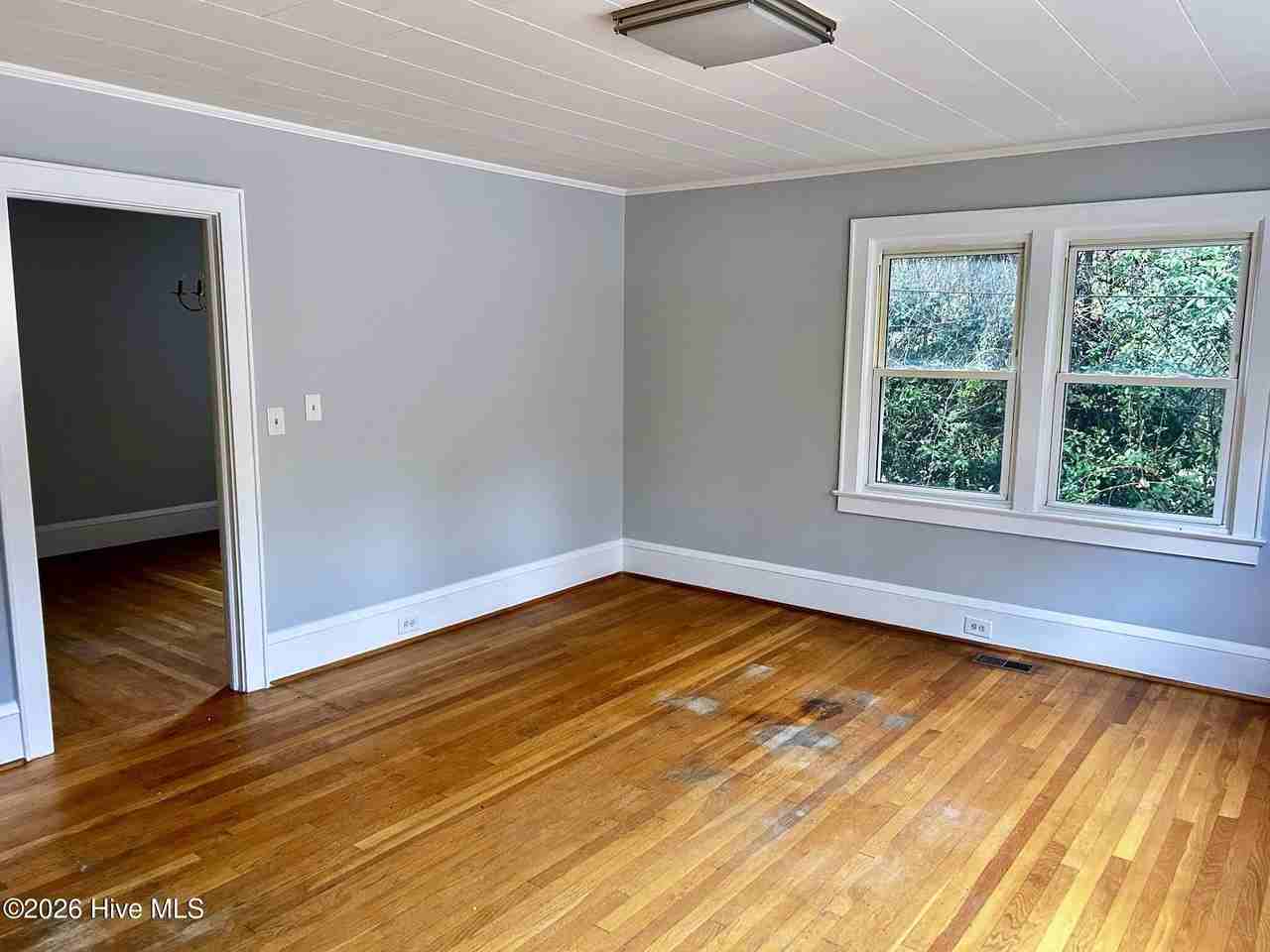 506 Minturn Ave - Photo 3 of 31