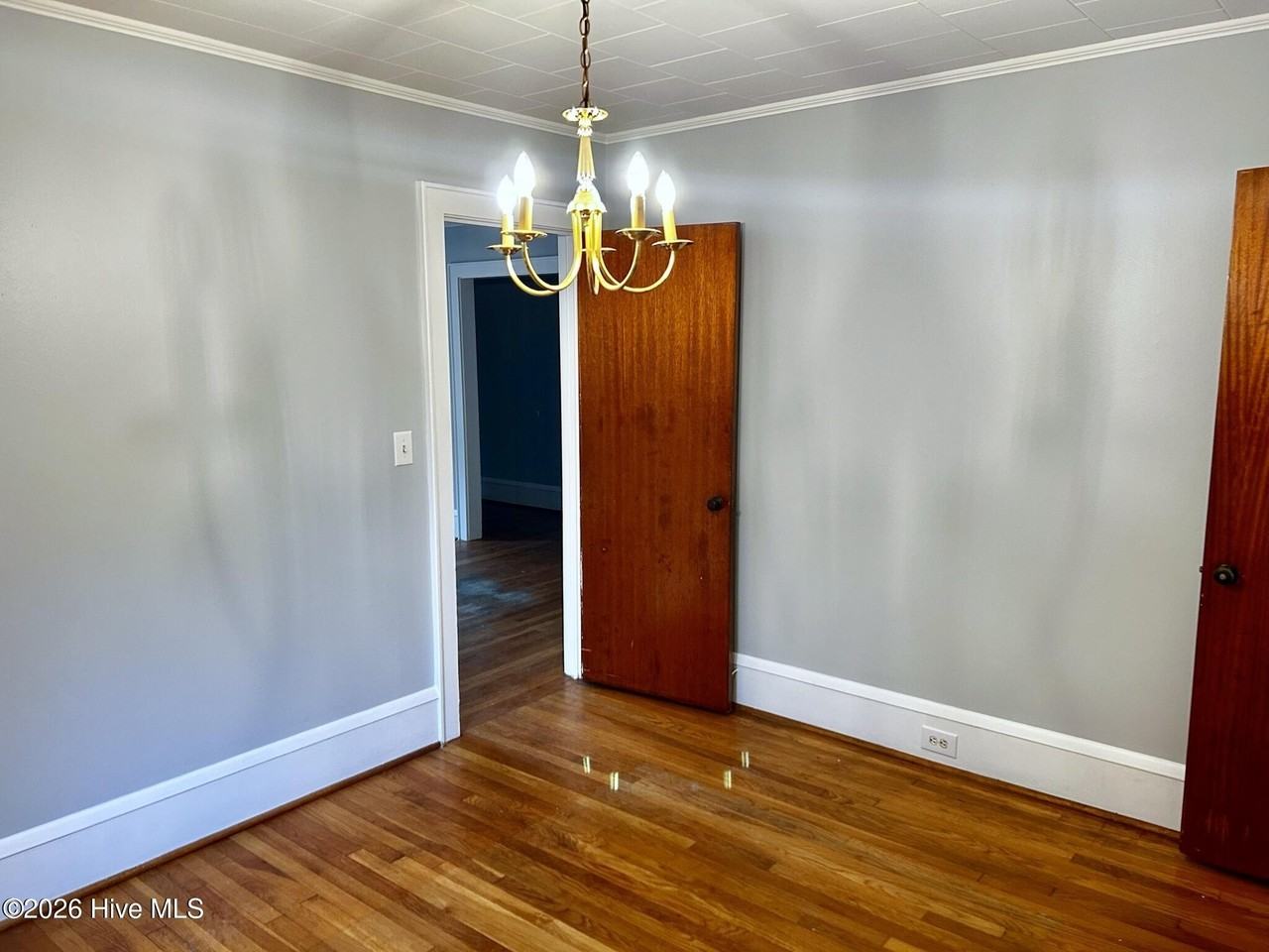 506 Minturn Ave - Photo 6 of 31