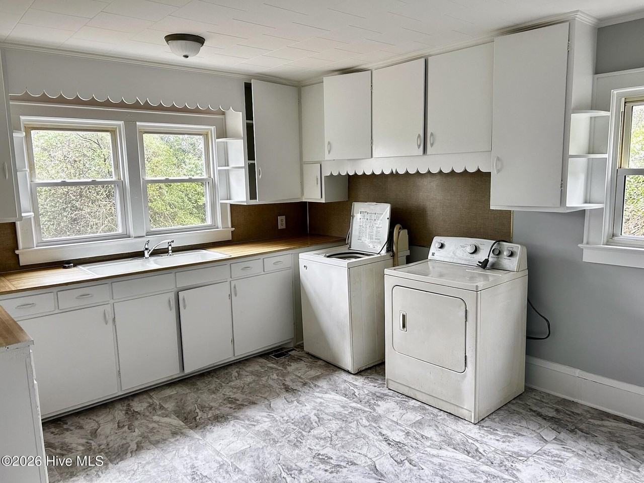 506 Minturn Ave - Photo 7 of 31