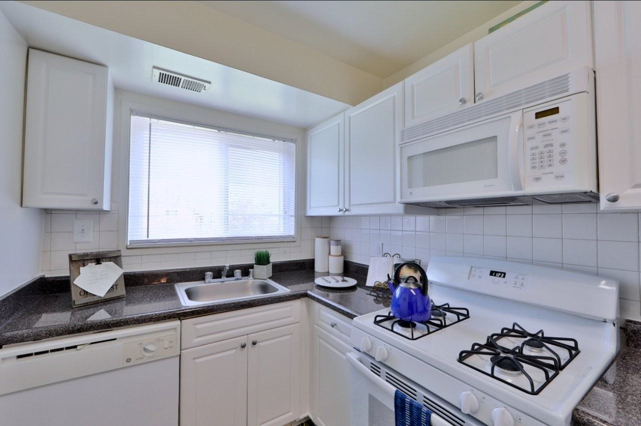 Lynbrook at Mark Center Apartment Homes - Photo 3 of 25