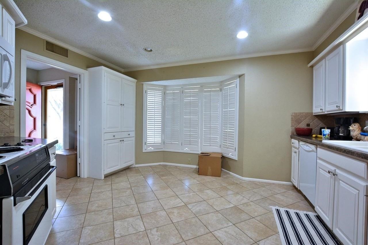 3307 74th St Apt A - Photo 5 of 19