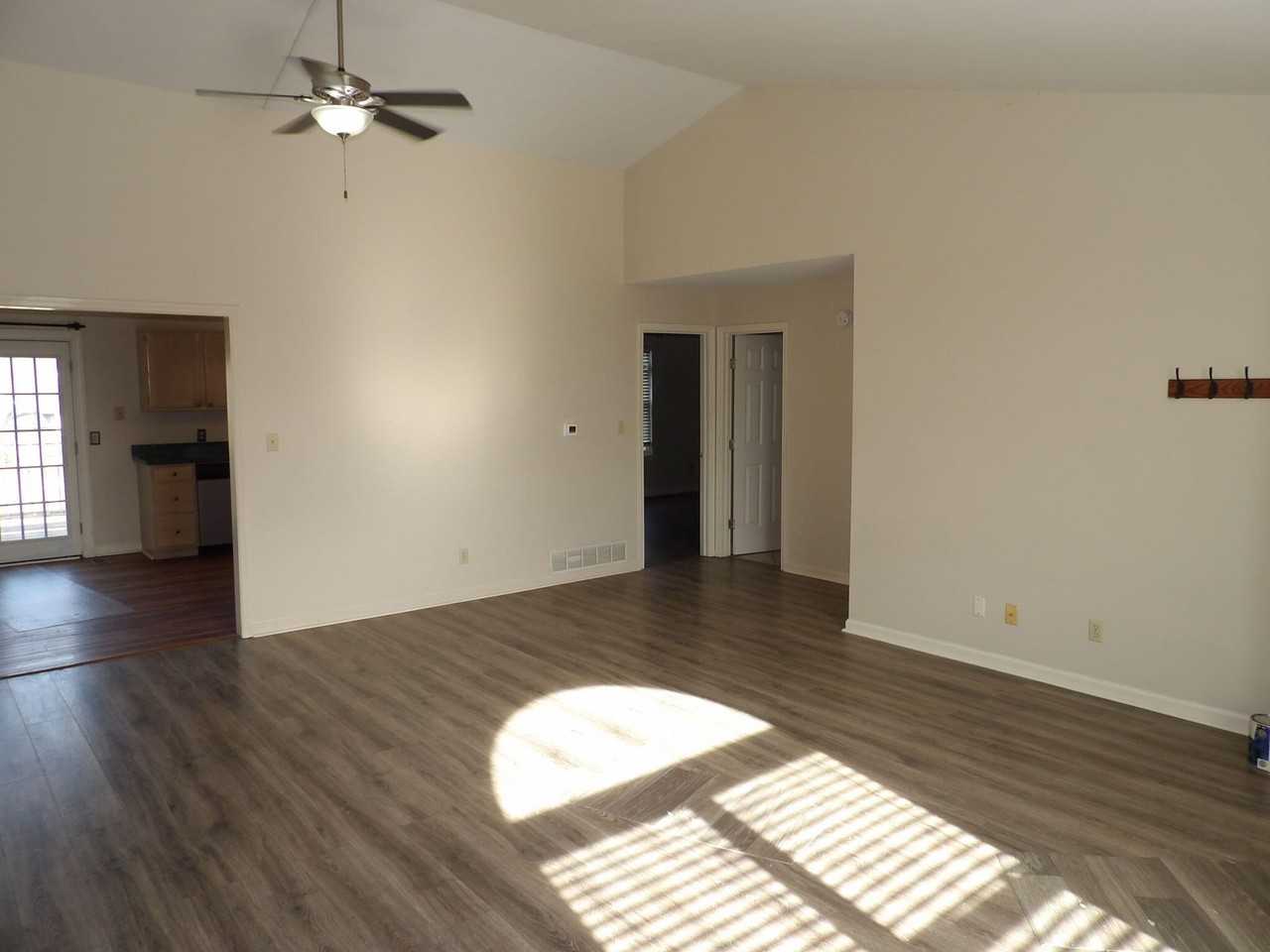 107 Shannon Ln - Photo 7 of 50