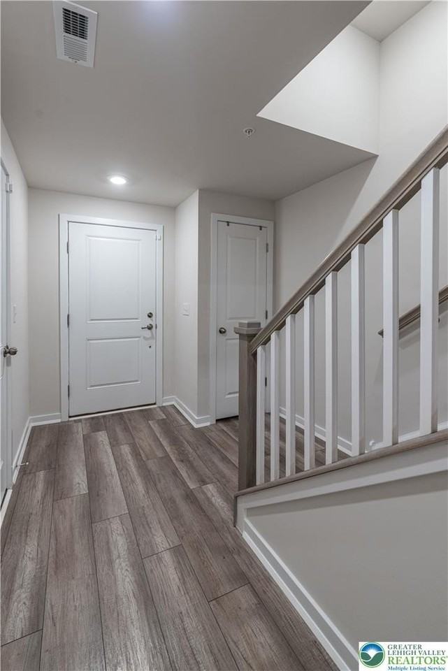 4936 Brookside Ct - Photo 3 of 36