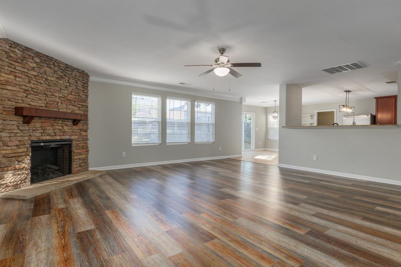 2415 Bell Manor Dr Sw #1 - Photo 5 of 33