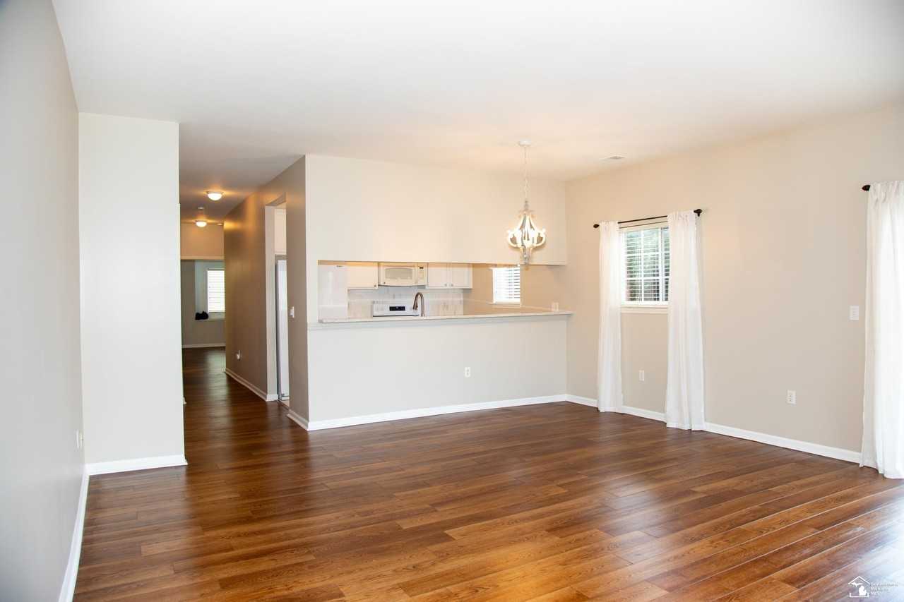 24031 Fairlane Blvd - Photo 5 of 30