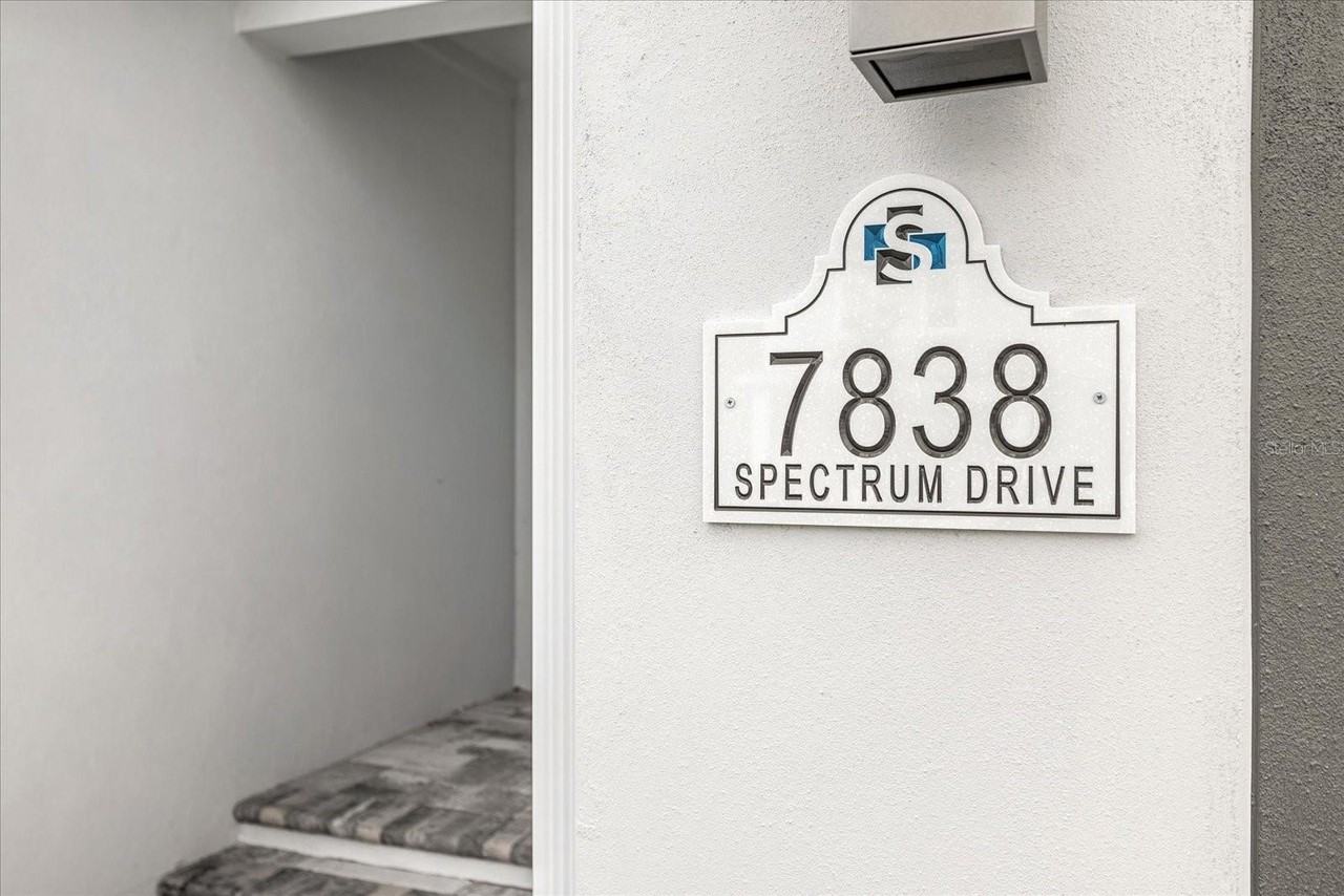 7838 Spectrum Dr - Photo 4 of 27