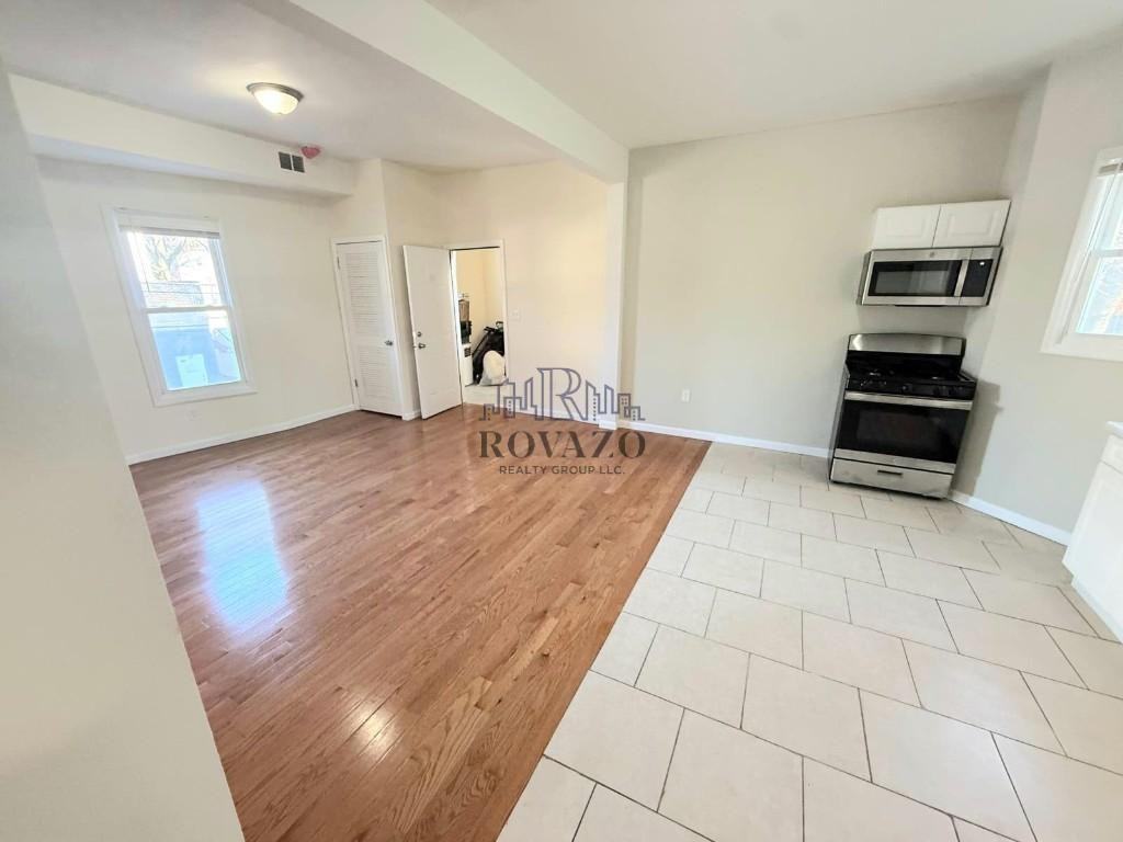 826 South 15th Street #3R - Photo 3 of 9