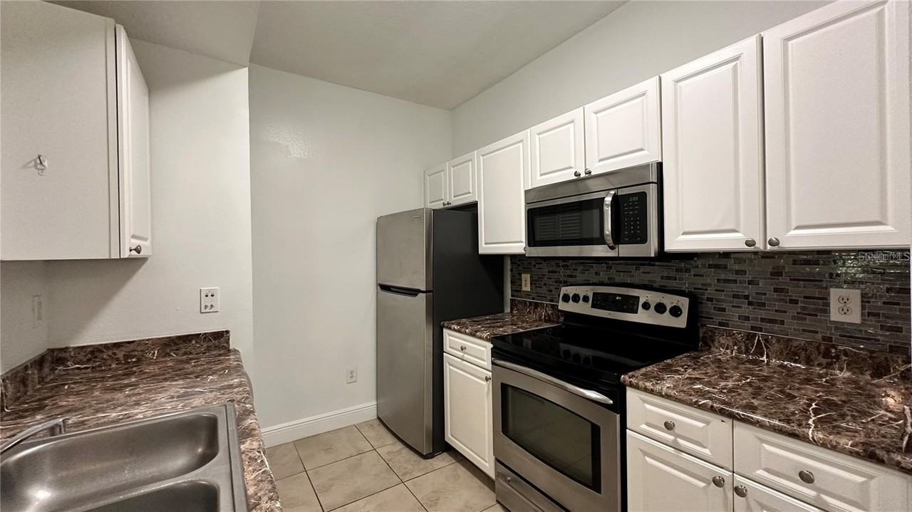 14238 Fredricksburg Dr #313 - Photo 6 of 26