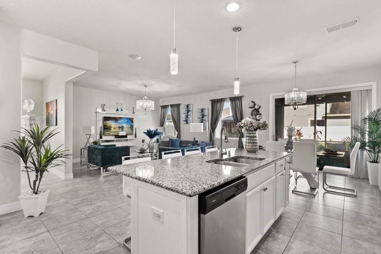 2417 Chateau Loop - Photo 5 of 16