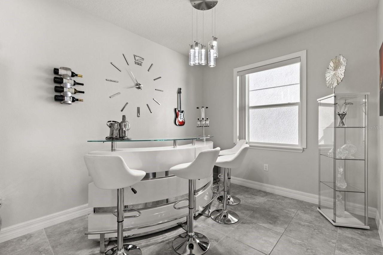 2417 Chateau Loop - Photo 7 of 16