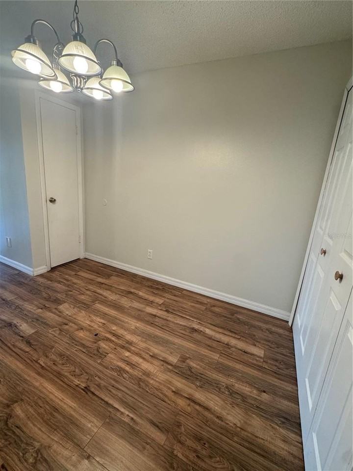 320 Black Oak Ct #207 - Photo 4 of 15