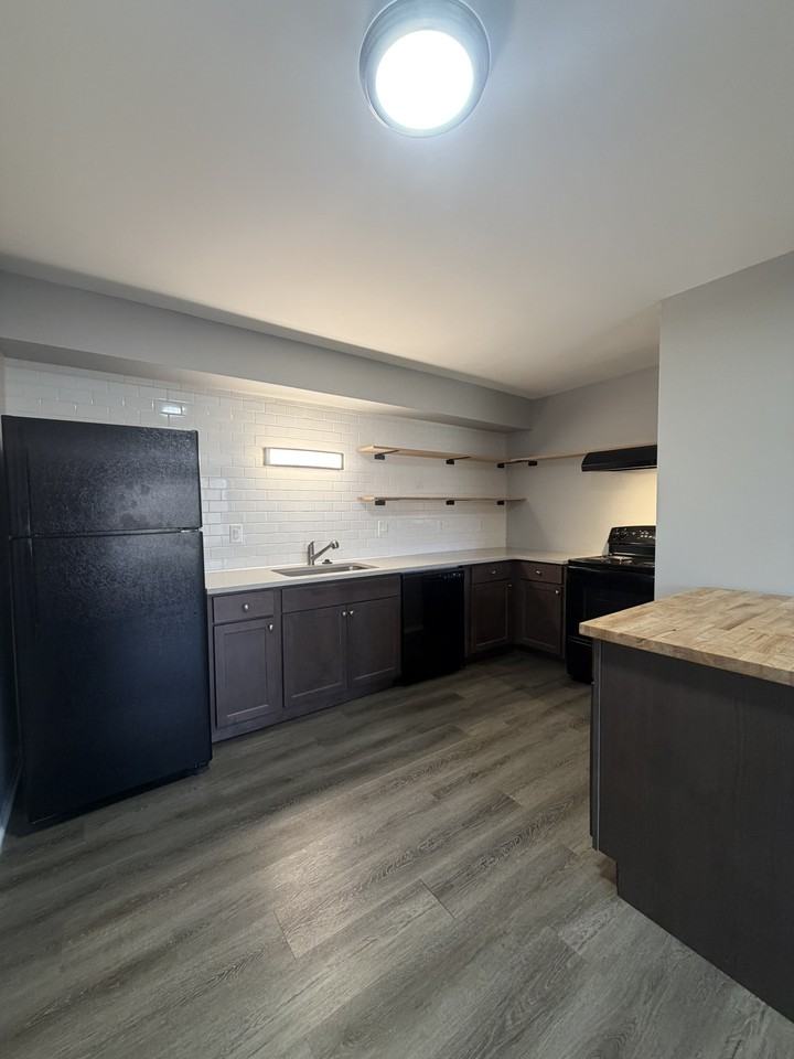 18646 Van Horn Rd #1 - Photo 4 of 9