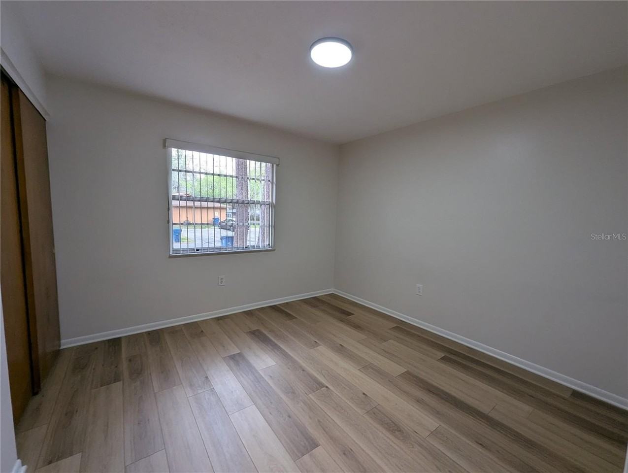 20032 Suncrest Dr - Photo 7 of 10