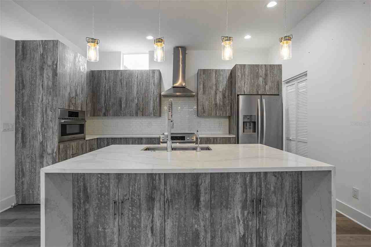 2700 N Myrtle Ave - Photo 3 of 49