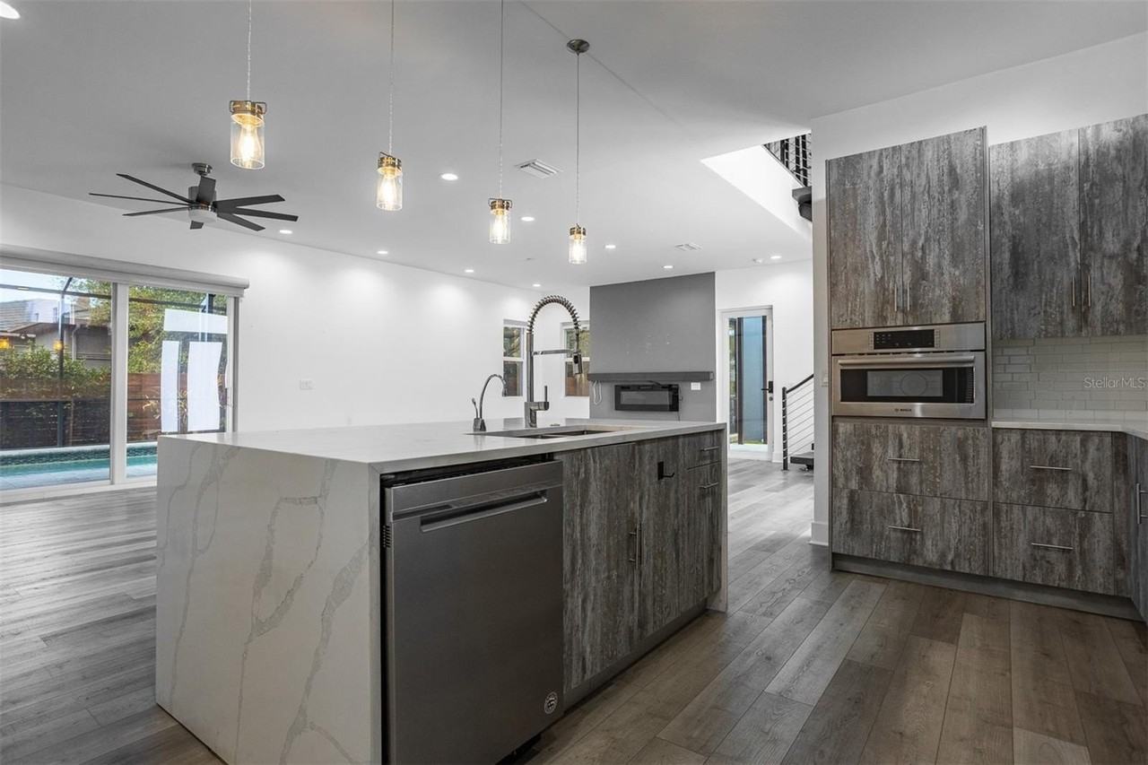 2700 N Myrtle Ave - Photo 5 of 49