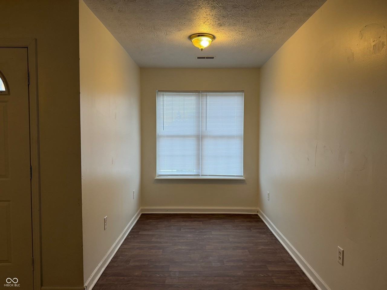 4930 Elliott Ave - Photo 6 of 16