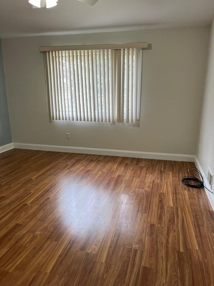 16123 Blue Spruce Ln - Photo 3 of 7