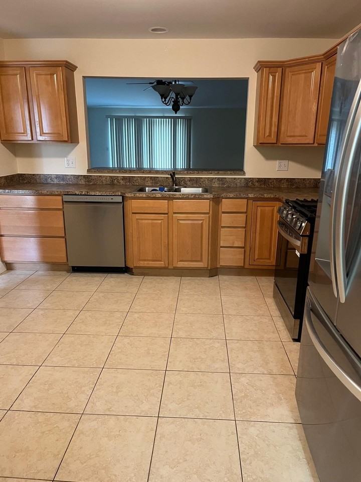 16123 Blue Spruce Ln - Photo 5 of 7