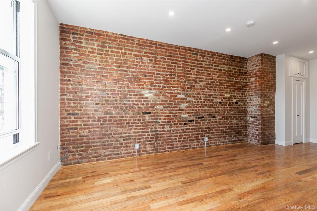 10444 42nd Ave #1B - Photo 4 of 16