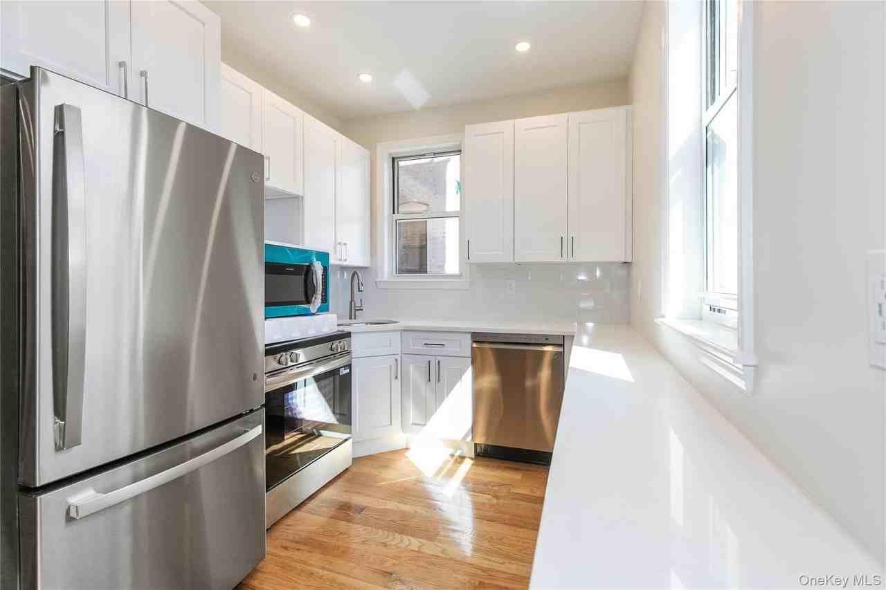 10444 42nd Ave #1B - Photo 7 of 16