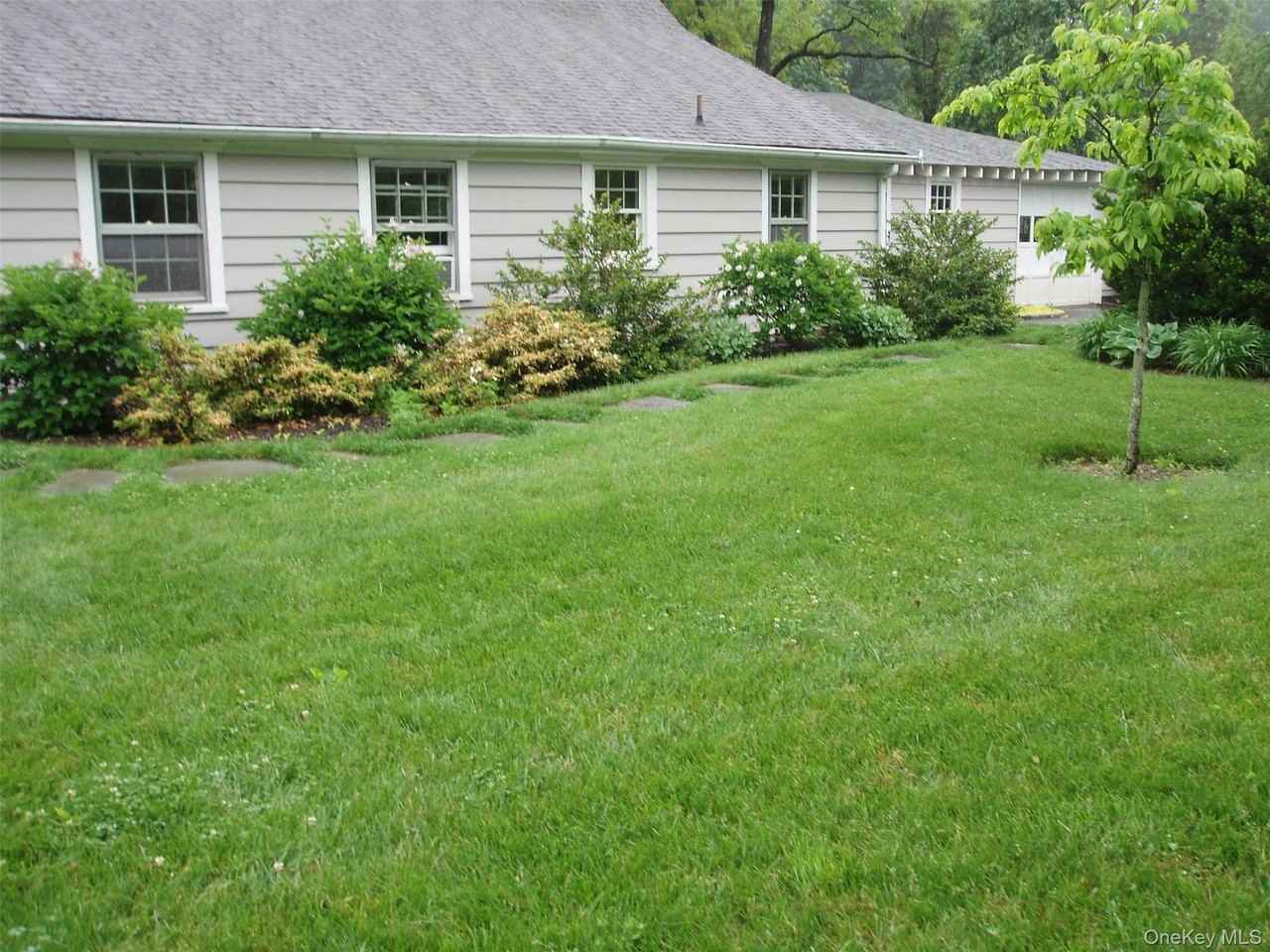 953 Ripley Ln - Photo 3 of 17