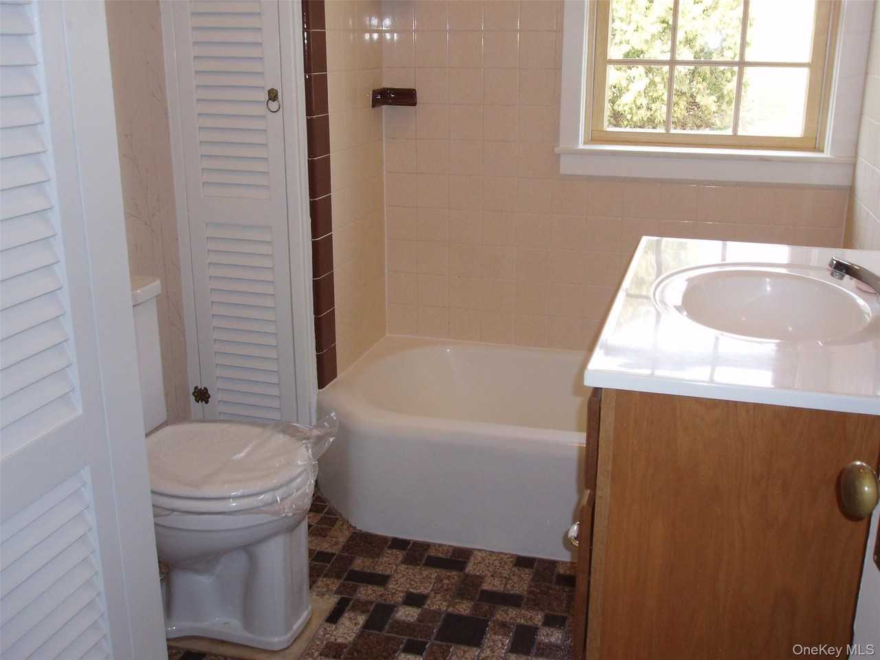 953 Ripley Ln - Photo 5 of 17