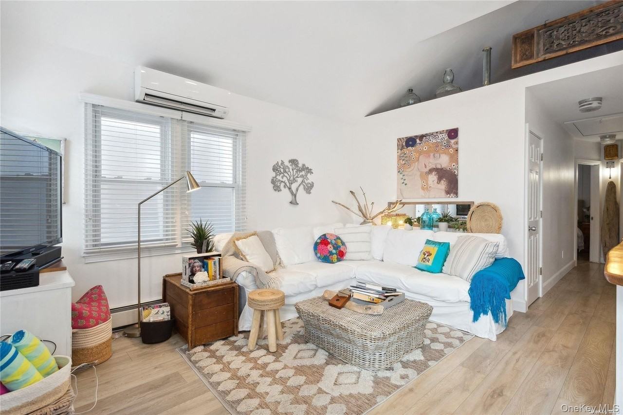 26 Illinois Ave - Photo 3 of 27